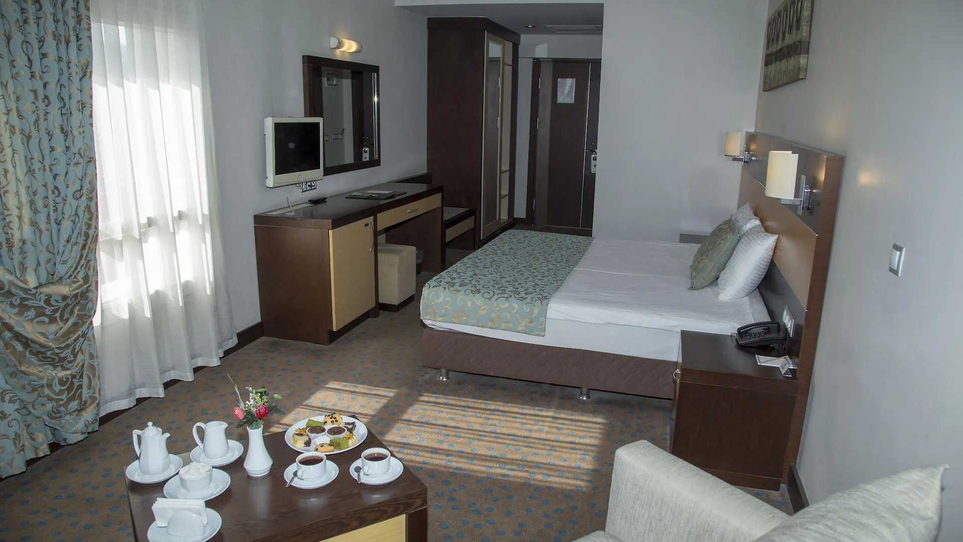 Mom Hotel Izmir