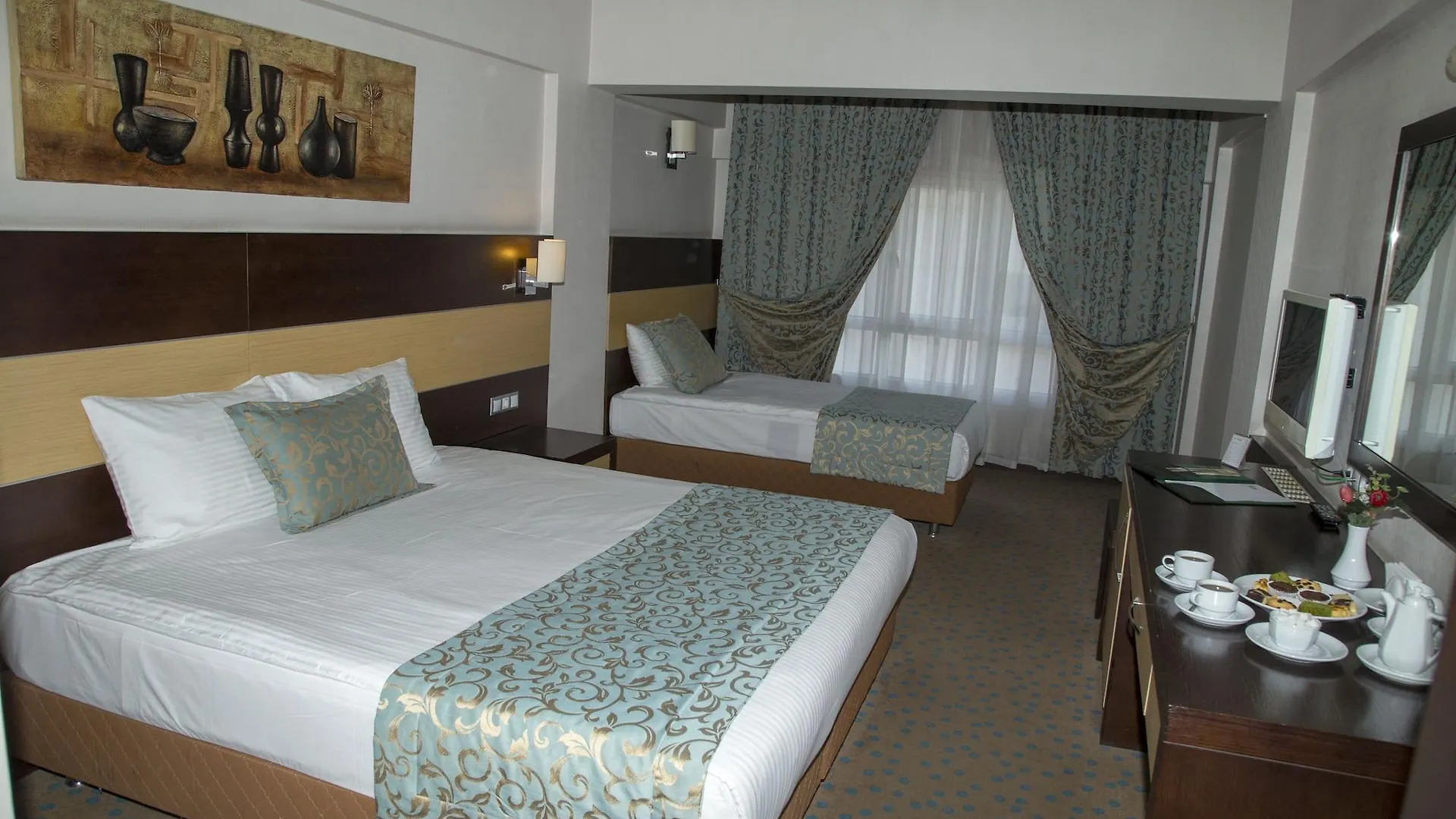 Mom Hotel Izmir
