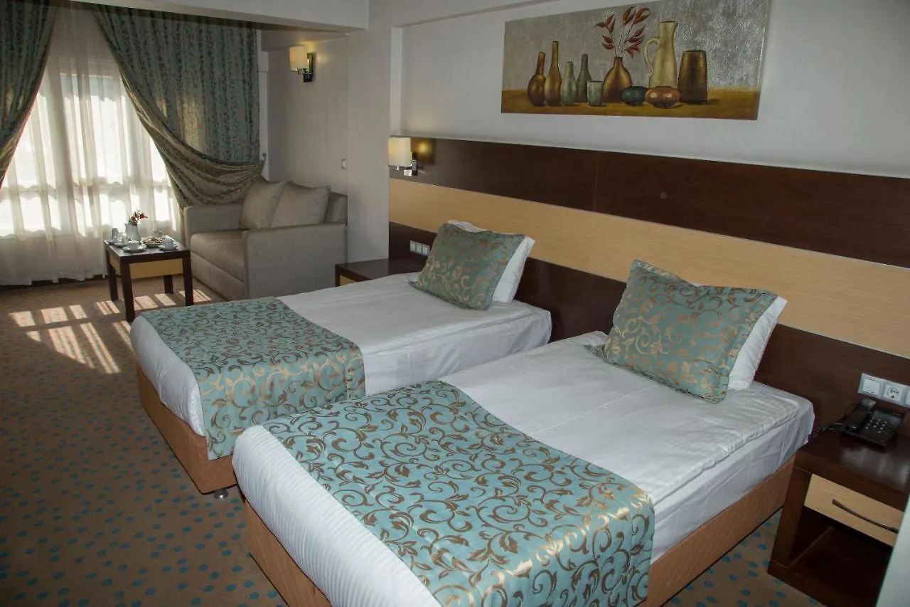 Mom Hotel Izmir
